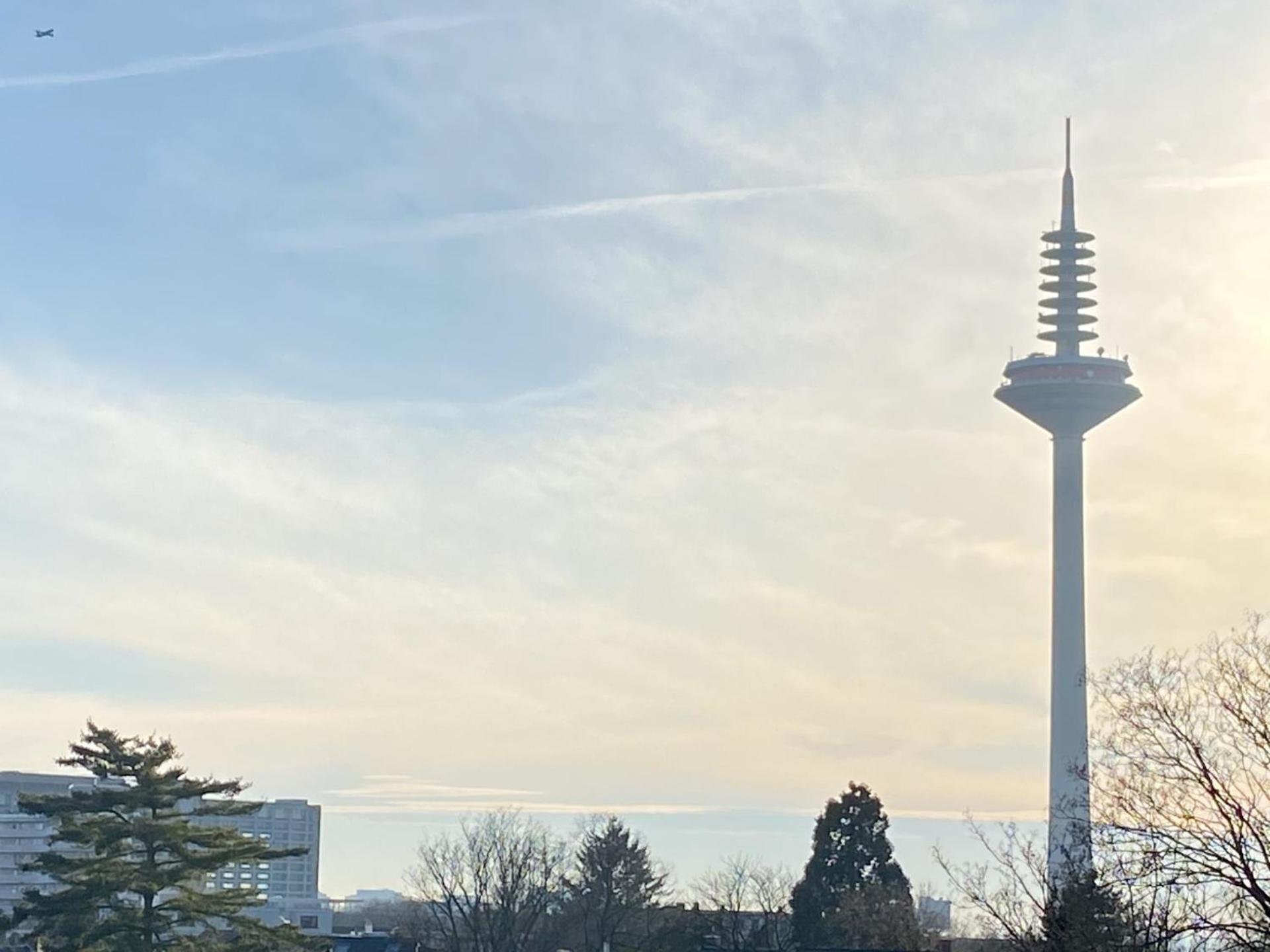Schoenes Erwachen Im Frankfurter Penthouse Frankfurt am Main Buitenkant foto